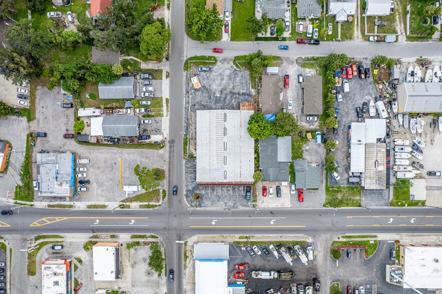 More Photos Of 2514 9th St W, Bradenton Freestanding For Sale