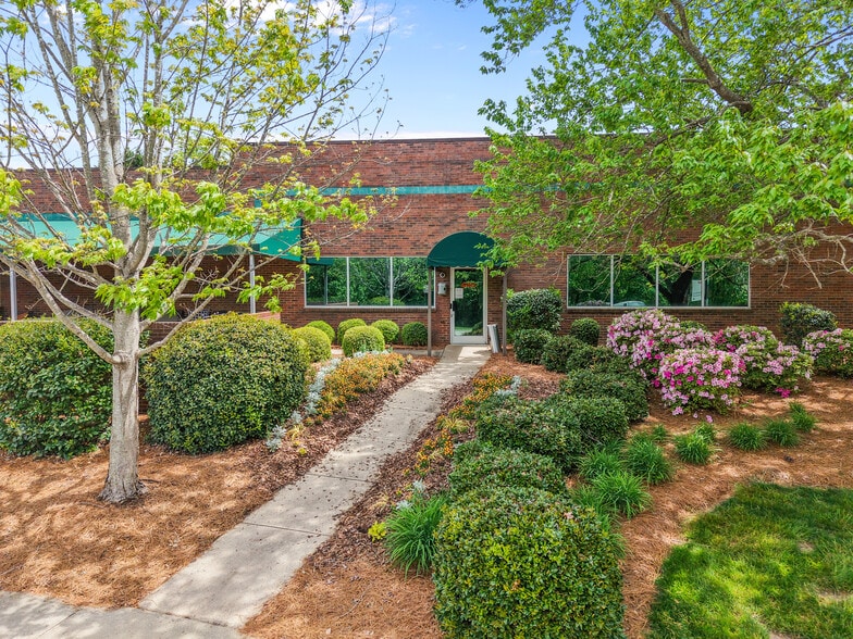 More Photos Of 4239 Piedmont Pky, Greensboro Warehouse For Sale