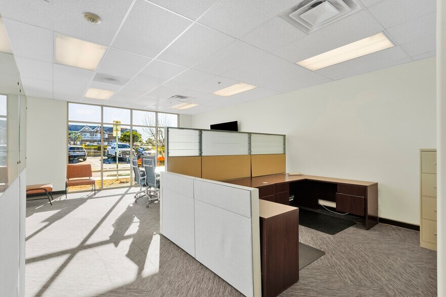 More Photos Of 12180 Ridgecrest Rd, Victorville Showroom For Lease