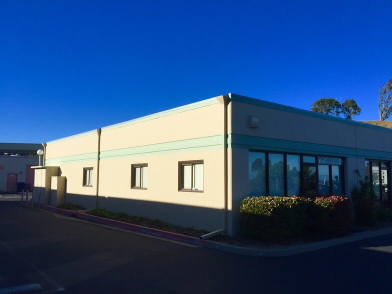 More Photos Of 100 N Hill Dr, Brisbane Light Manufacturing For Lease