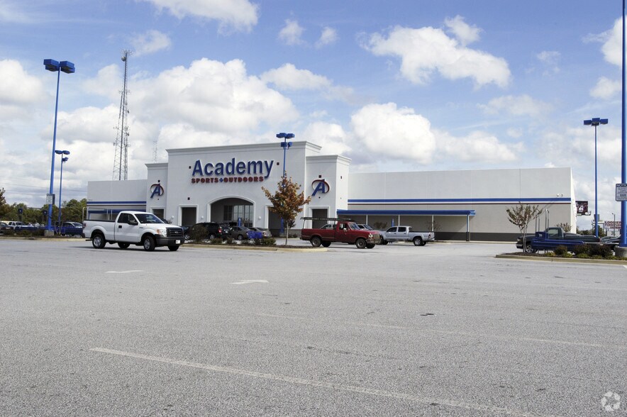 Primary Photo Of 1689 Eisenhower Pky, Macon-Bibb General Retail For Sale