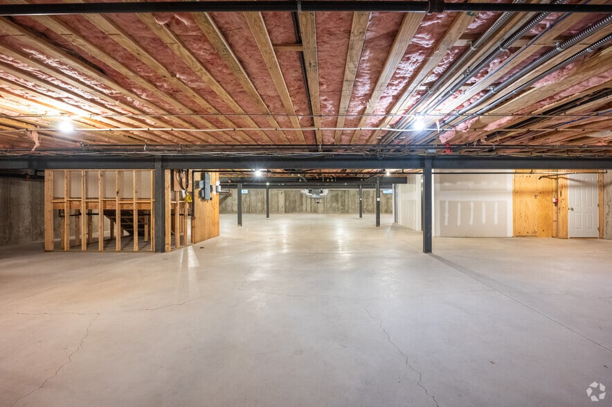 More Photos Of 68 Evergreen St, Kingston Medical For Lease