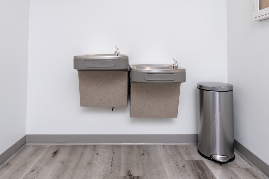 More Photos Of 22 W 35th St, National City Medical For Lease