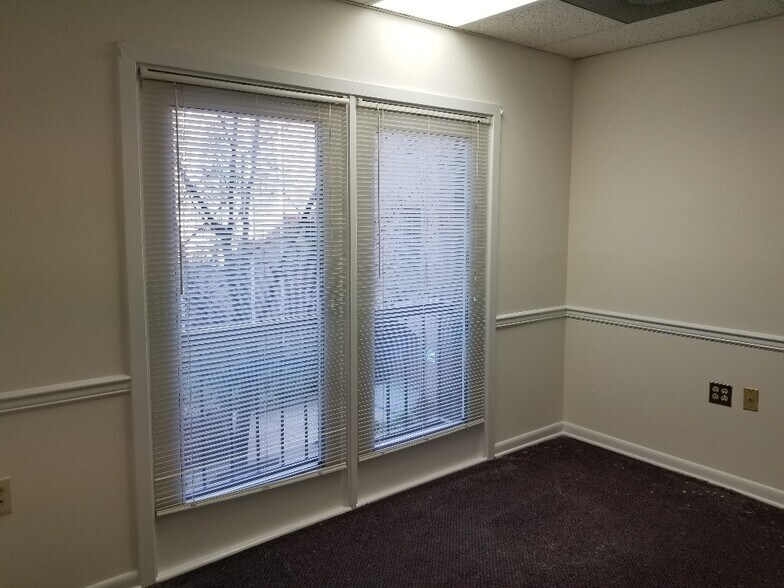 More Photos Of 9310-9318 Old Keene Mill Rd, Burke Medical For Lease