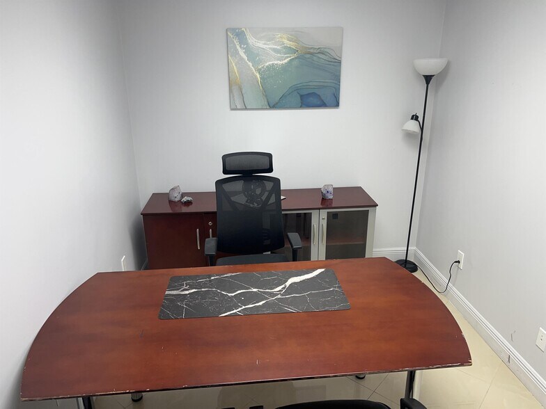 More Photos Of 2801 Greene St, Hollywood Warehouse For Lease