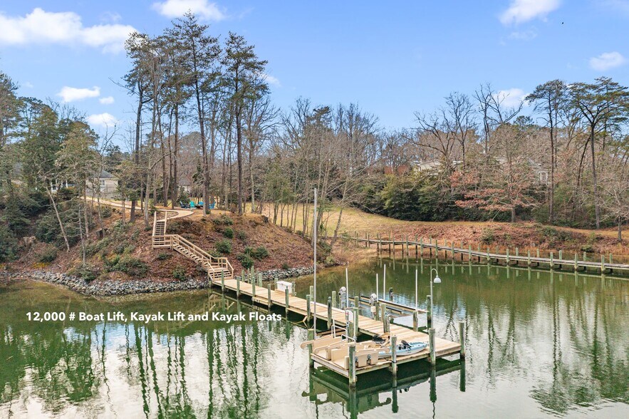 More Photos Of 97 Currell Cove Ln, White Stone Specialty For Sale