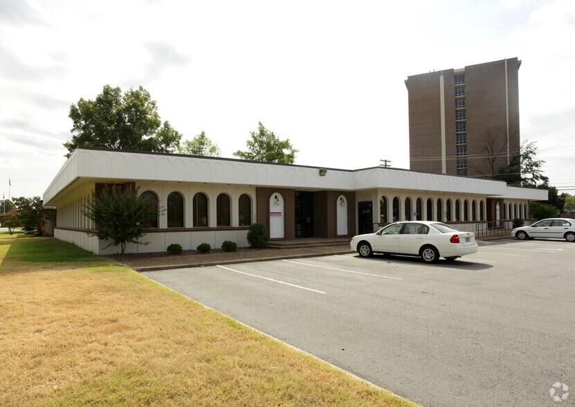 More Photos Of 324 W Pershing Blvd, North Little Rock Storefront Retail Office For Lease