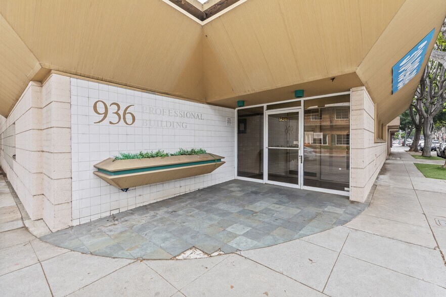 More Photos Of 936 E Green St, Pasadena Loft Creative Space For Lease