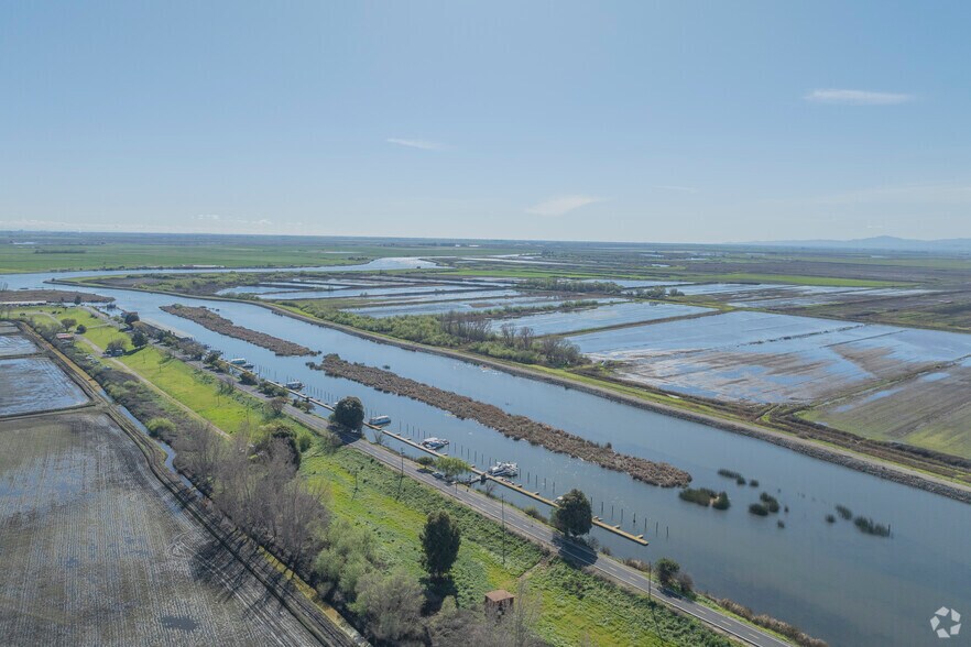 More Photos Of 7000 Holland Tract Rd, Brentwood Marina For Sale