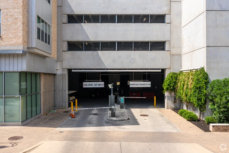 More Photos Of 2222 Rio Grande St, Austin Office For Lease