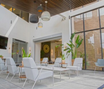 More Photos Of 2331 W Northwest Hwy, Dallas Office For Lease