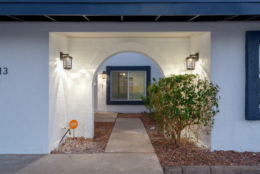 More Photos Of 515 W Pebble Beach Dr, Tempe Specialty For Sale