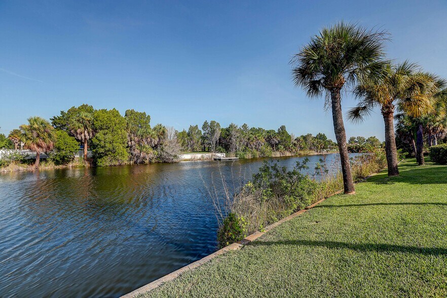 More Photos Of 3263 Shoal Line Blvd, Hernando Beach Office For Lease