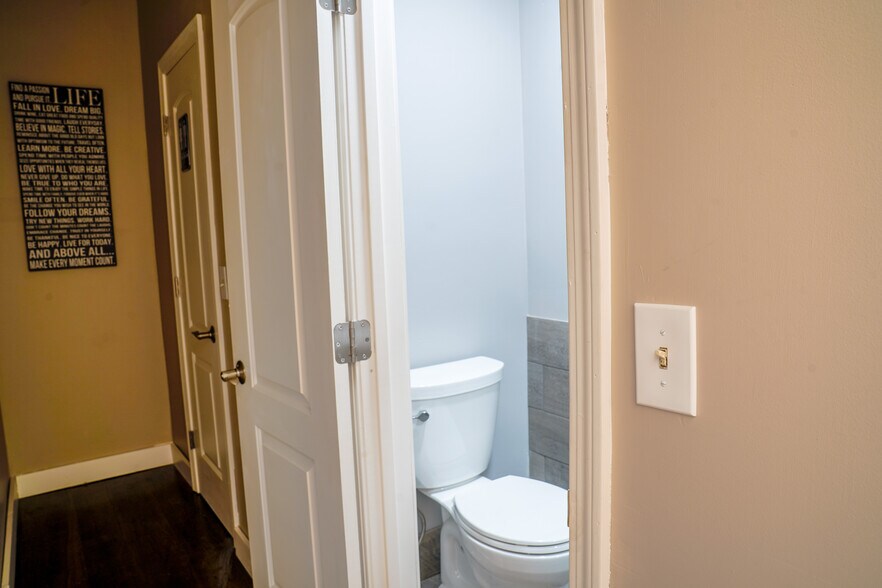 More Photos Of 123 Union Sq, Milford Restaurant For Sale