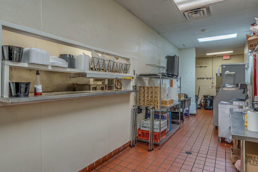 More Photos Of 3571/3585 McGehee Rd, Montgomery Restaurant For Sale