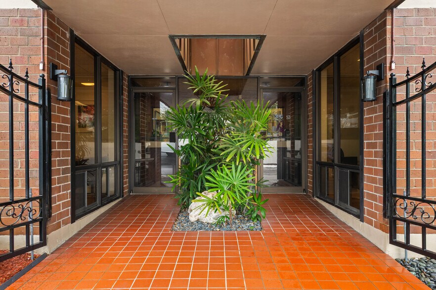 More Photos Of 3027 Aloma Ave, Winter Park Medical For Lease