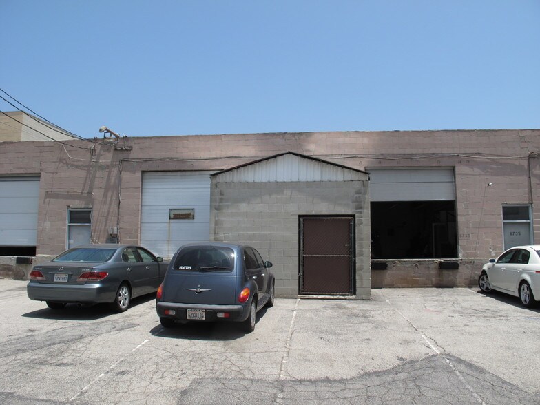 More Photos Of 6725-6739 San Fernando Rd, Glendale Warehouse For Lease