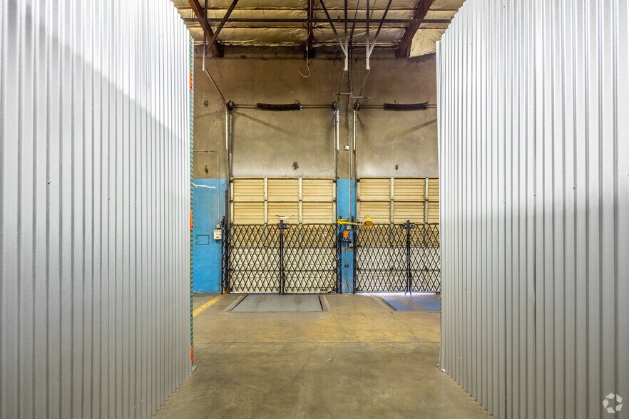 More Photos Of 6035 NE 92nd Dr, Portland Warehouse For Lease