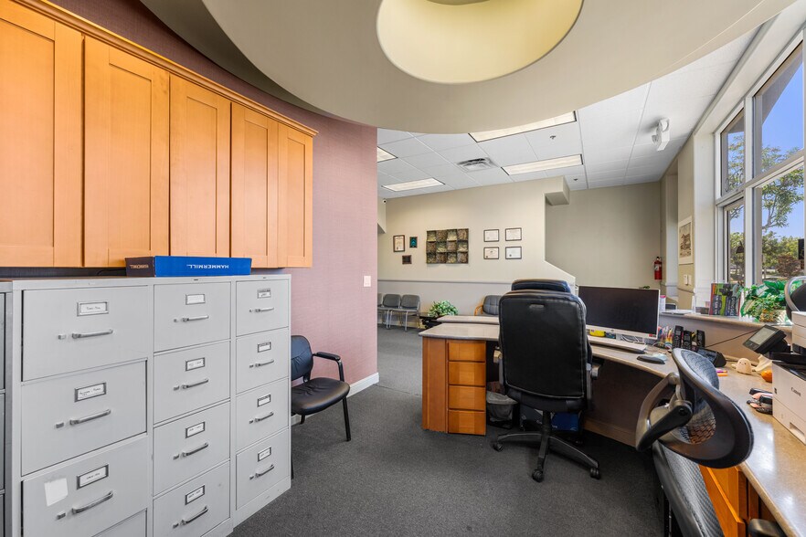 More Photos Of 514 Commerce Ave, Palmdale Medical For Sale