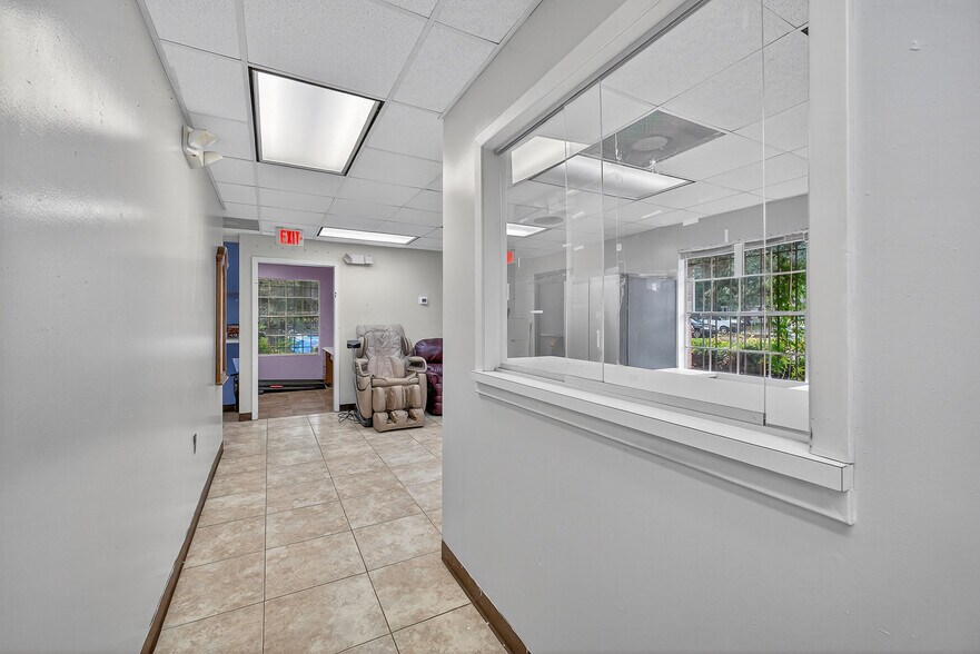 More Photos Of 1500 N Pace Blvd, Pensacola Freestanding For Sale