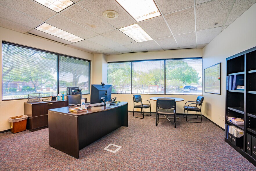 More Photos Of 9425 N MacArthur Blvd, Irving Office For Sale
