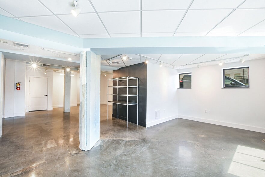 More Photos Of 1 Johnny Cake Hill, New Bedford Storefront Retail Office For Lease