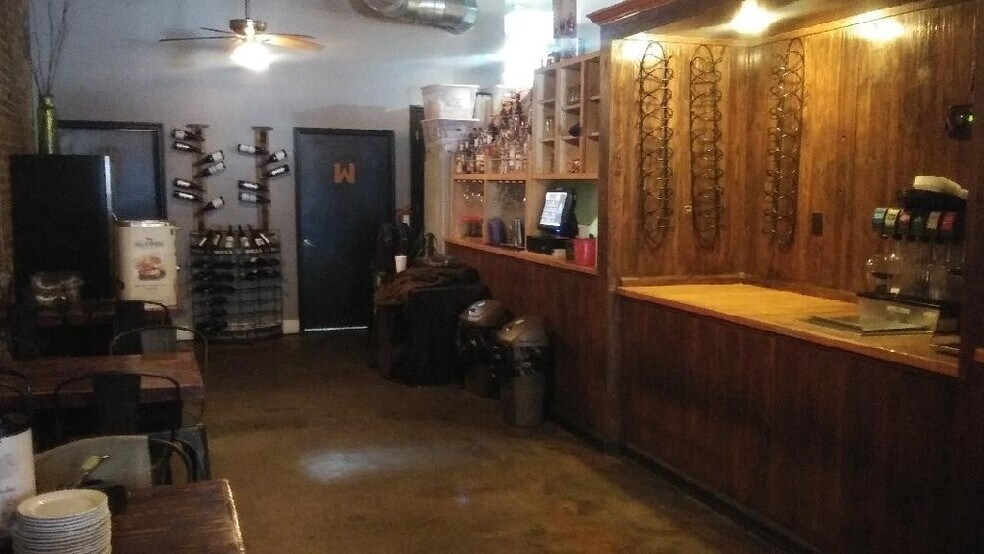 More Photos Of 69 St Michael St, Mobile Restaurant For Lease