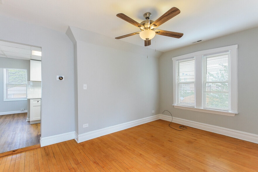 More Photos Of 6046 W Giddings, Chicago Apartments For Sale