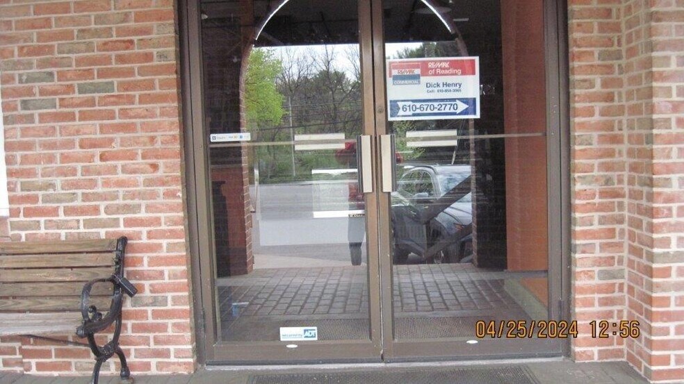 More Photos Of 15-33 Village Center Dr, Reading Flex For Lease