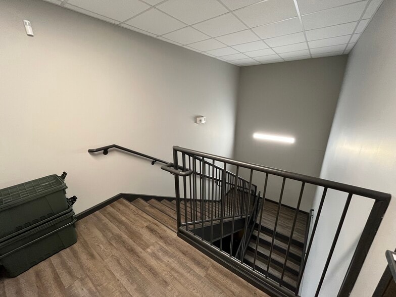 More Photos Of 4550 Preslyn Dr, Raleigh Light Distribution For Sale