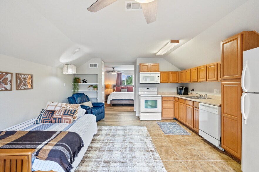 More Photos Of 4607 R O Dr, Spicewood Lodge Meeting Hall For Sale