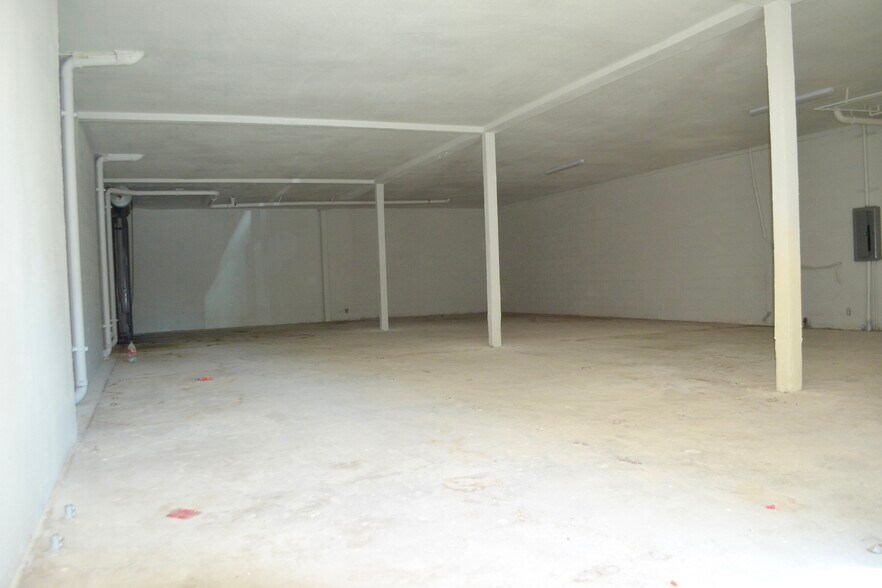 More Photos Of 9233 Charles Smith Ave, Rancho Cucamonga Flex For Sale