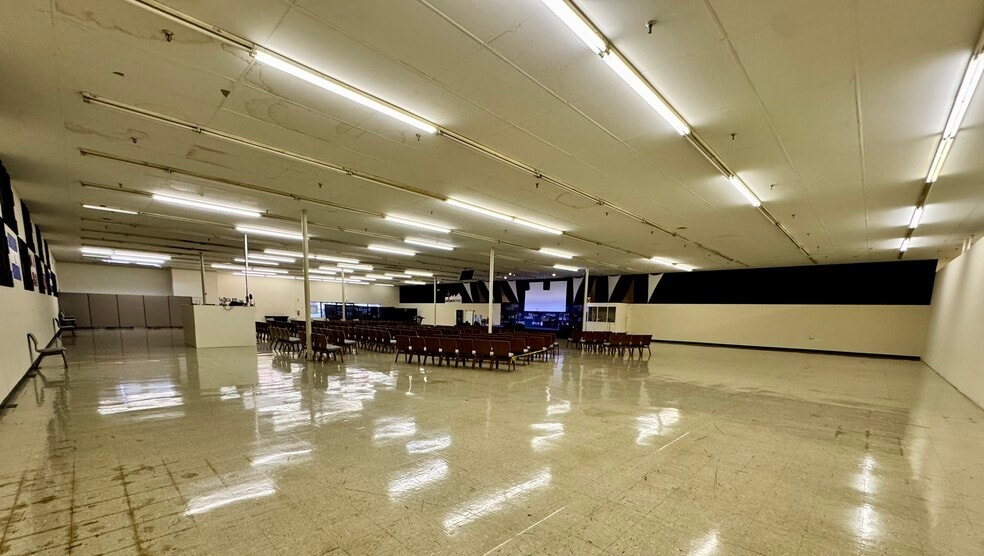 More Photos Of 3200 Roosevelt Blvd, Middletown Unknown For Lease