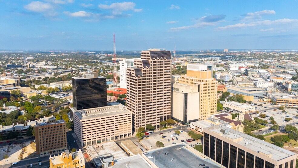 More Photos Of 300 Convent St, San Antonio Office For Lease