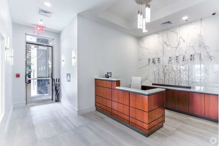 More Photos Of 856 N Old Woodward Ave, Birmingham Apartments For Lease