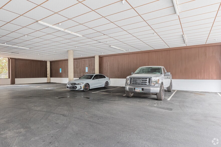 More Photos Of 191 Calle Magdalena, Encinitas Office For Lease