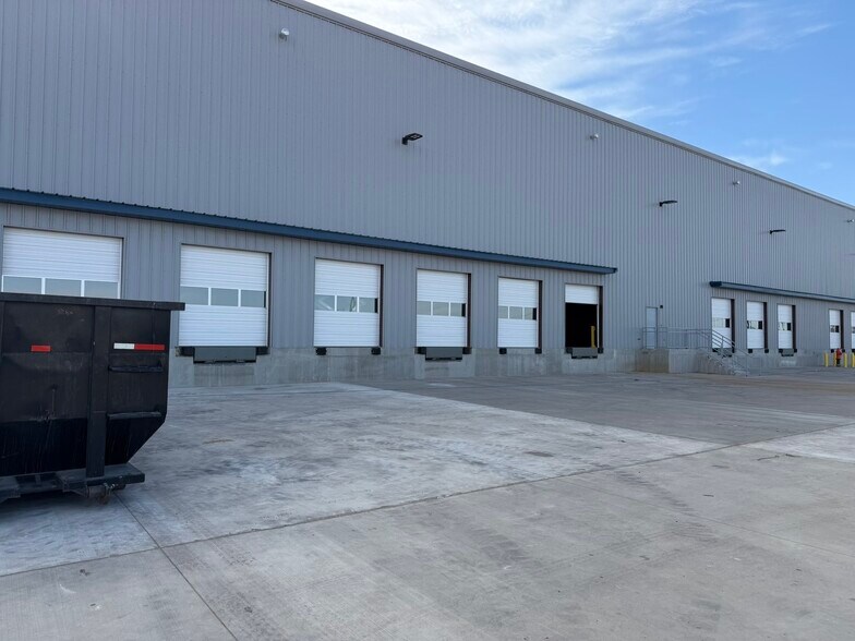 More Photos Of 230 NE Loop 289, Lubbock Industrial For Lease