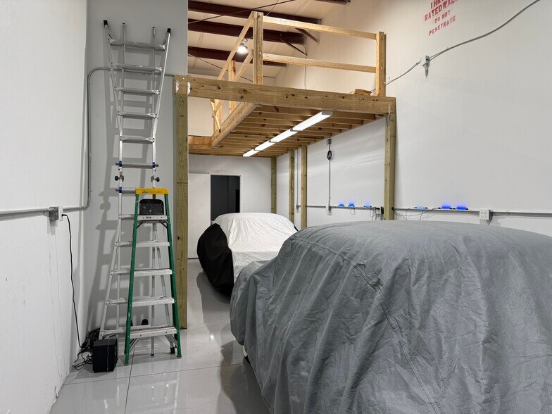 More Photos Of 1293 N US Highway 1, Ormond Beach Flex For Sale