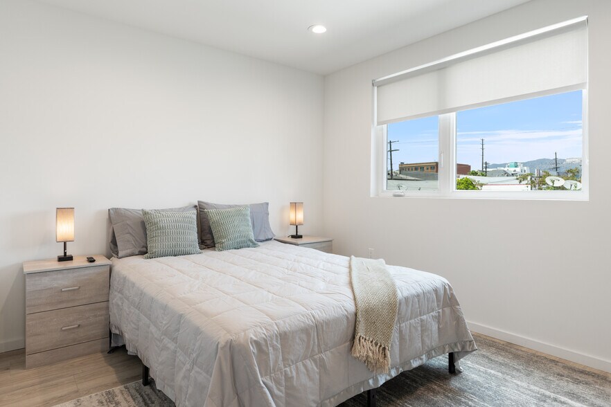 More Photos Of 1035 N Serrano Ave, Los Angeles Apartments For Sale