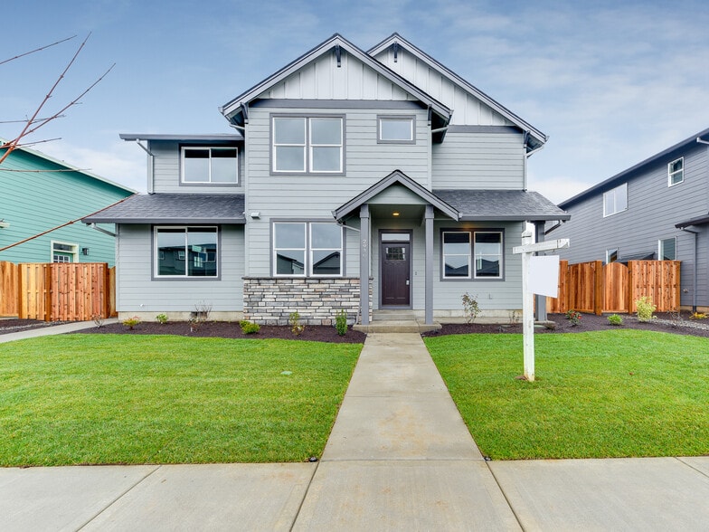 Primary Photo Of 2932 NW 16th St, Battle Ground Apartments For Sale