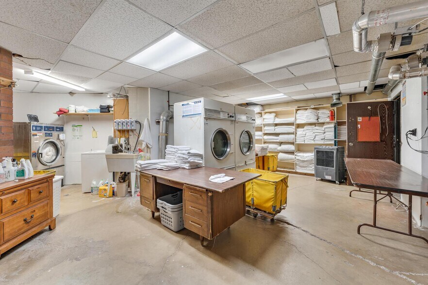 More Photos Of 333 N Main St, Richfield Hotel For Sale