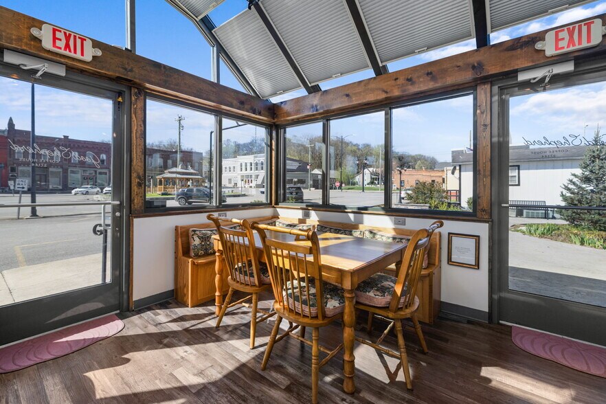 More Photos Of 106 Northside Sq, Petersburg Restaurant For Sale