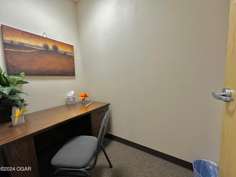 More Photos Of 2702 Cunningham Ave, Joplin Medical For Lease