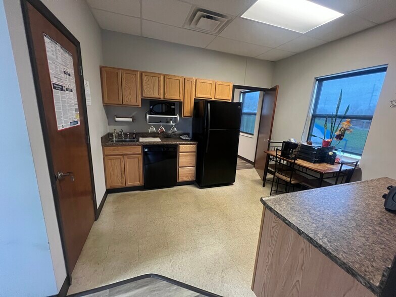 More Photos Of 510-520 Graves Ave, Erlanger Office For Sale