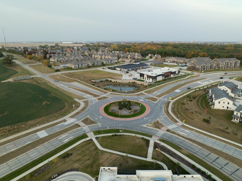 More Photos Of 142nd & Douglas Pky, Urbandale Land For Sale