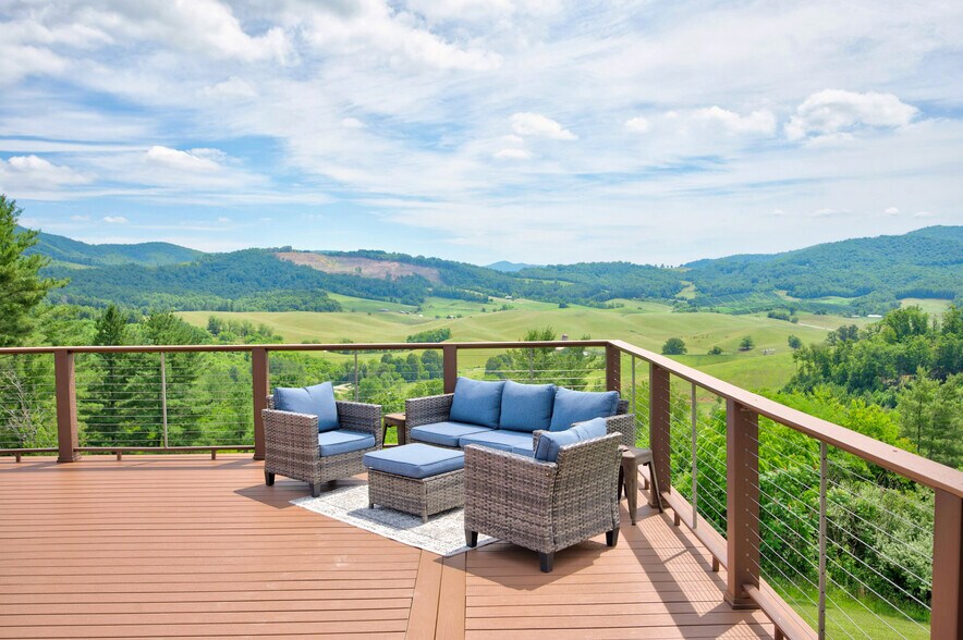 More Photos Of 639 Wagon Wheel Rd, Elk Creek Lodge Meeting Hall For Sale