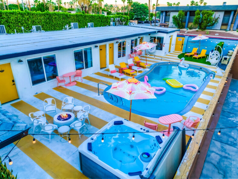 More Photos Of 1339 N Indian Canyon Dr, Palm Springs Hotel For Sale