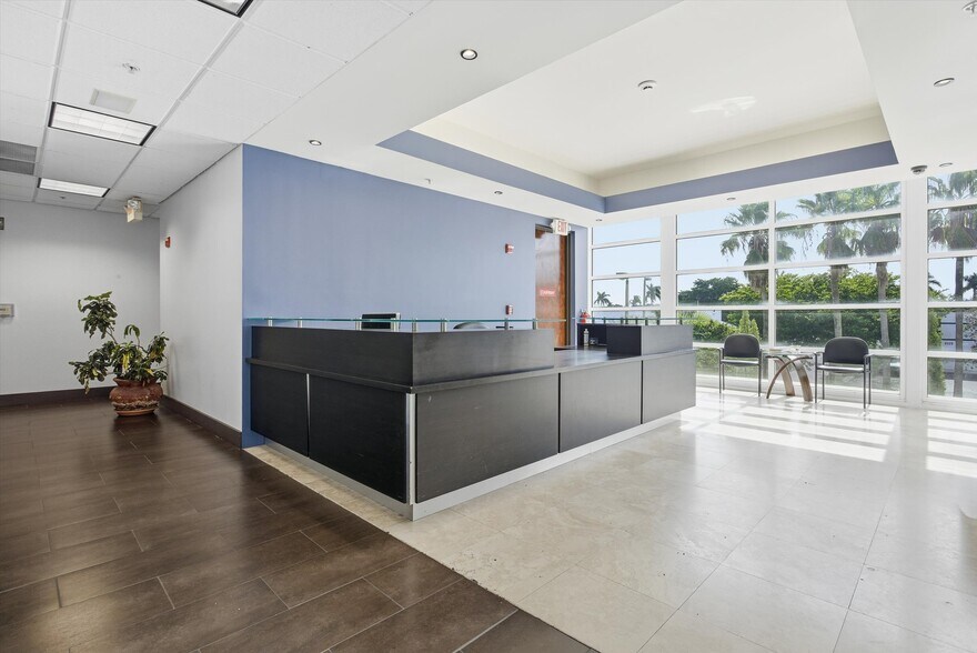 More Photos Of 8527 Pines Blvd, Pembroke Pines Office For Sale