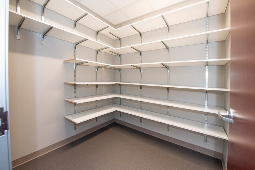 More Photos Of 4361 Boniface Pky, Anchorage Healthcare For Sale