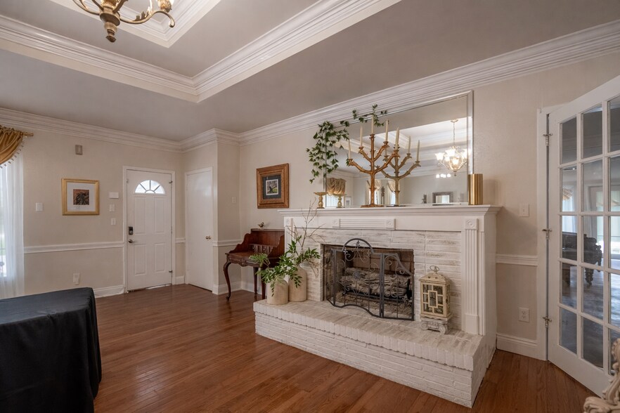 More Photos Of 5800 England Dr, Alexandria Specialty For Sale